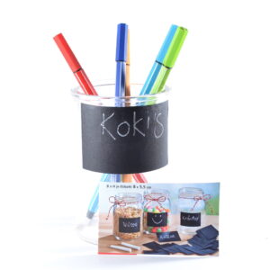a jar with fineliner pens inside it and a chalk board sticker to label them as kokis 